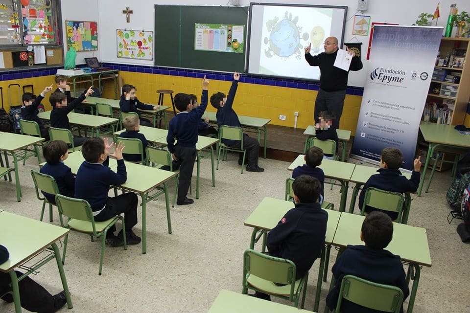 Arranca en Sevilla el programa Miniagentes en dos colegios
